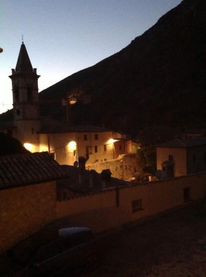 Casa Ridente Nella Valle Del Menotre Con Giardino Pale エクステリア 写真